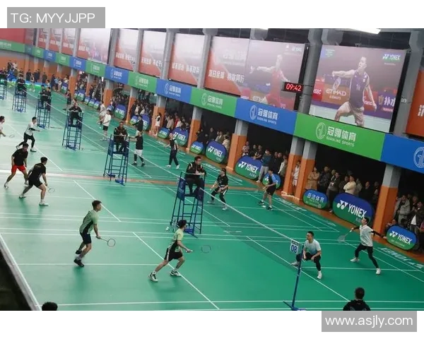 深圳羽毛球队耐力提升之路:热议羽毛球运动的新变革与挑战 深圳羽毛球队耐力提升之路:热议羽毛球运动的新变革与挑战